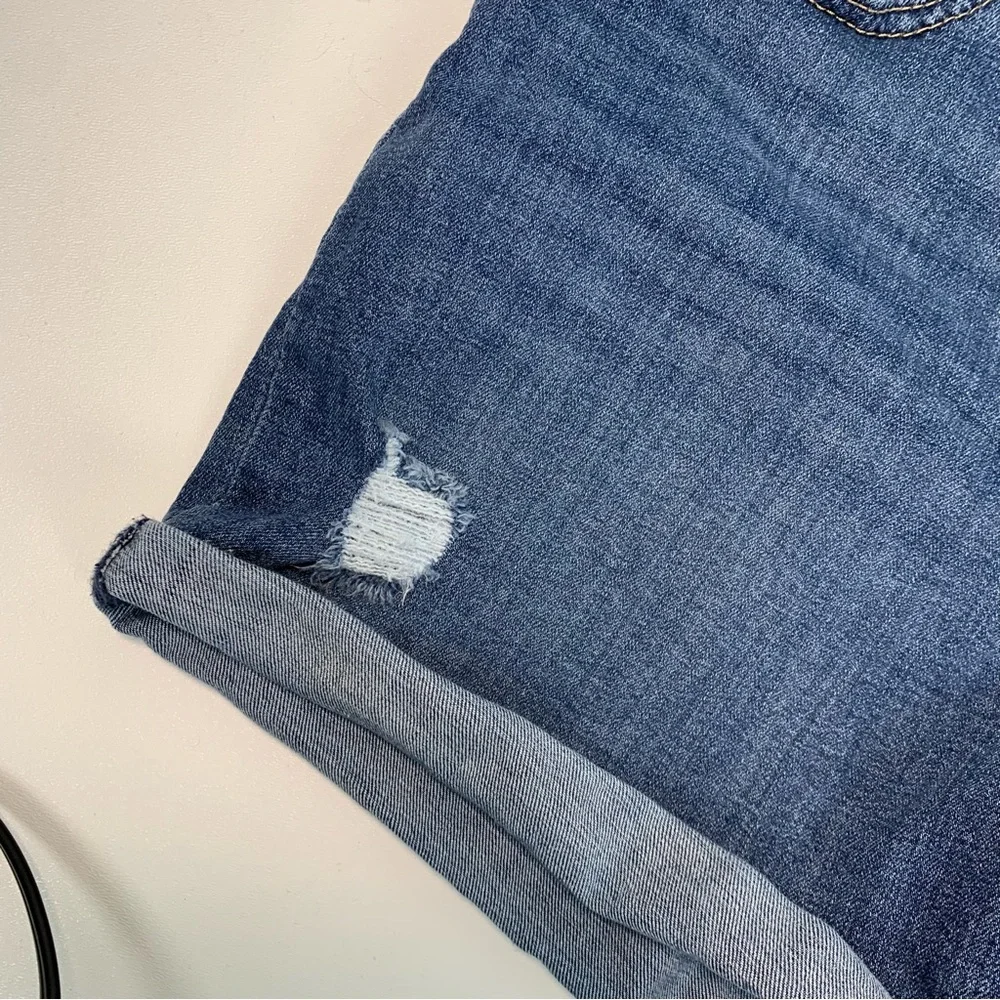 Levi’s Women’s Distressed Denim Cutoff Shorts Size 29 - Picture 5 of 10